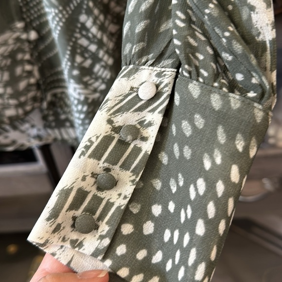 BB Dakota by Steve Madden Women's Settle for More TOP Size Med - Picture 4 of 5